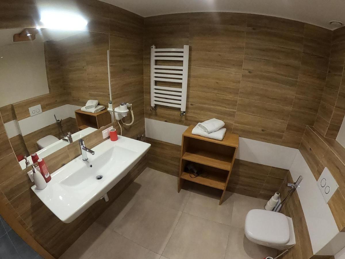 Lodge Wideta Smerek